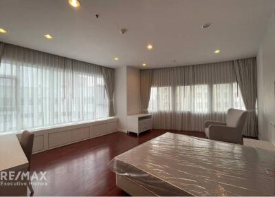 Luxurious Duplex Penthouse Condo with Pet-Friendly Amenities for Rent