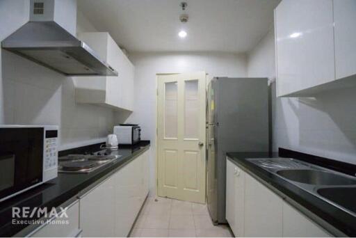 Spacious 2 Bedroom Condo for Rent 6 Mins Walk from BTS Phrom Phong