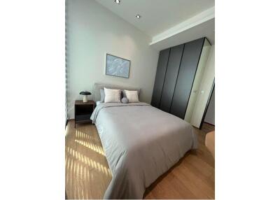 Elegant 2-Bed Bangkok Condo 5 Mins Walk to BTS Chit Lom