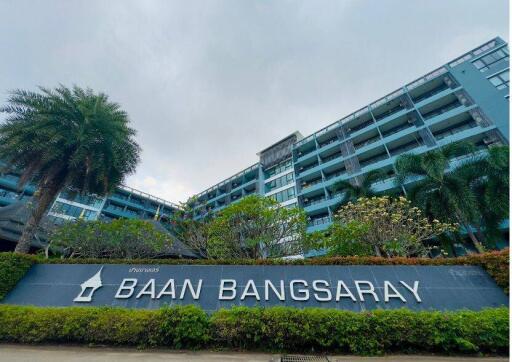 Front view of Baan Bangsaray building