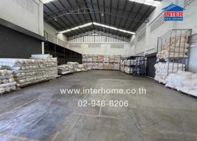 Spacious warehouse with ample storage space