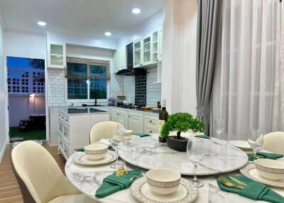 Modern kitchen with dining area