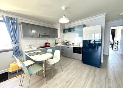 Modern kitchen with dining area