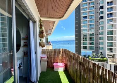 Balcony with ocean view