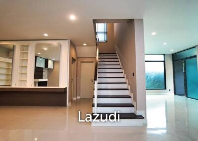 5 Bed 4 Bath 318 SQ.M Setthasiri Krungthep Kreetha