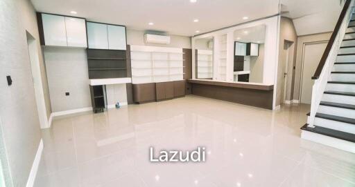 5 Bed 4 Bath 318 SQ.M Setthasiri Krungthep Kreetha