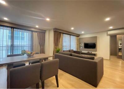 2 Bedrooms Luxury Apartment in Thonglor