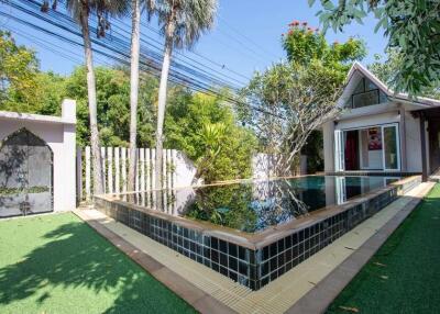 3 Bed house with pool & 1 bed guest house