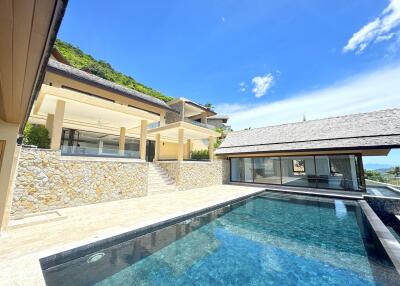 Stunning 5-bedroom villa for sale in Chaweng