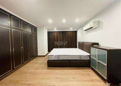 ขาย และให้เช่าคอนโดมิเนียม อคาเดเมีย แกรนด์ ทาวเวอร์  194 sq.m, 3 ห้องนอน Pent House