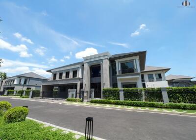 Exterior view of a modern luxury home