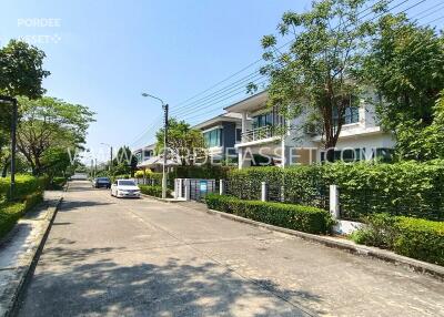 View of residential street with modern houses