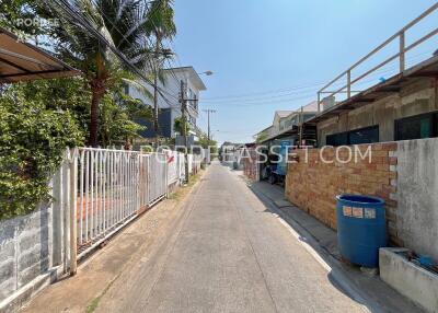 Street view of neighborhood