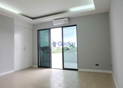 2 Bedrooms House in Suwattana Gardens East Pattaya H011872