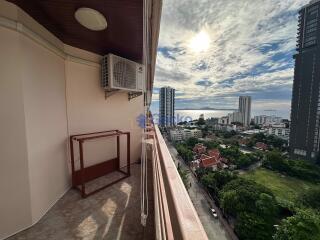 Studio Condo in Kieng Talay Condo Pratumnak C011869