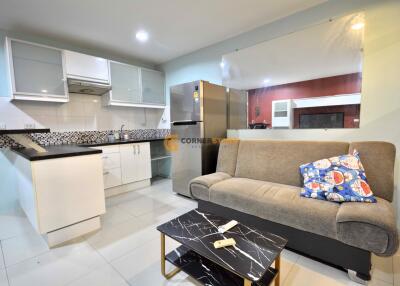 คอนโดนี้มี 1 ห้องนอน  อยู่ในโครงการ คอนโดมิเนียมชื่อ Platinum Suites Condominium 