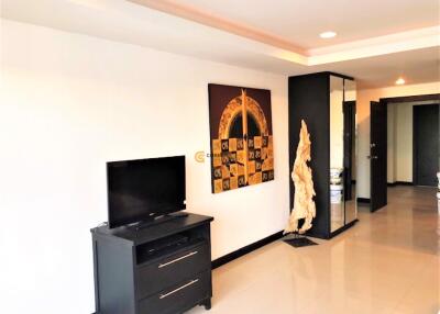 Studio Condo in Platinum Suites Condominiums Jomtien