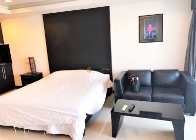 คอนโดนี้ มีห้องนอน Studio ห้องนอน  อยู่ในโครงการ คอนโดมิเนียมชื่อ Platinum Suites