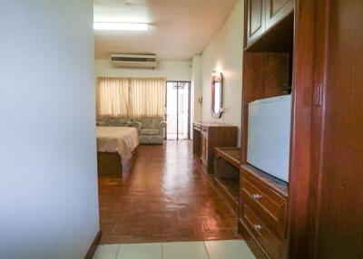 Inexpensive Studio Room to Rent : Supanich Condo