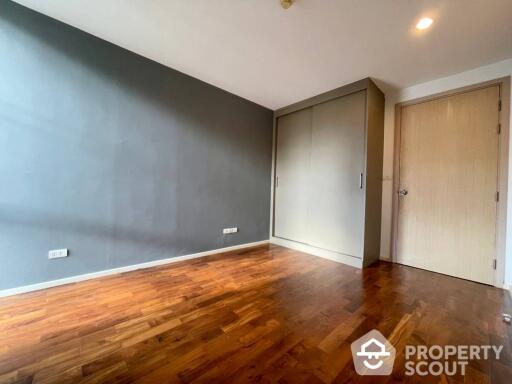 2-BR Condo at Ban Chao Phraya Condo near MRT Hua Lamphong