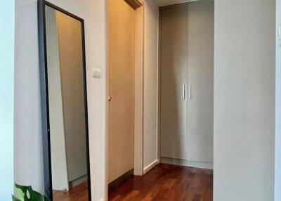 2-BR Condo at Ban Chao Phraya Condo near MRT Hua Lamphong