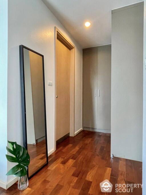 2-BR Condo at Ban Chao Phraya Condo near MRT Hua Lamphong