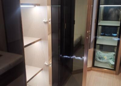 2-BR Condo at Life Asoke Hype near ARL Makkasan