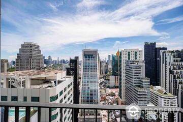 2-BR Condo at The Edge Sukhumvit 23 near MRT Sukhumvit