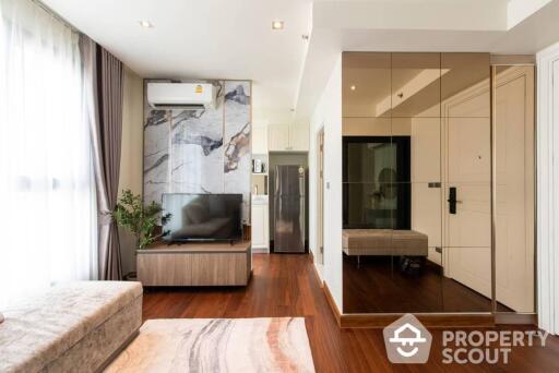 1-BR Condo at Altitude Symphony Charoenkrung near BTS Saphan Taksin