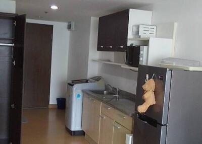 Studio Condo at The Trendy Condominium near BTS Nana