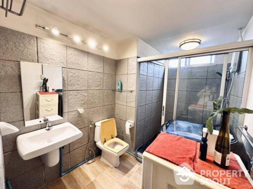 2-BR Condo at Wittayu Complex near BTS Phloen Chit