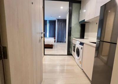 Studio Condo at Life One Wireless near BTS Phloen Chit