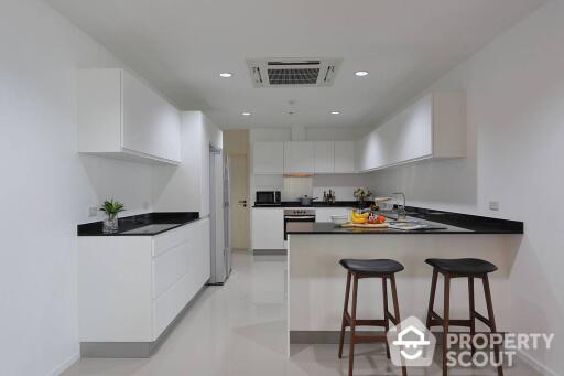 4-BR Apt. near BTS Phrom Phong