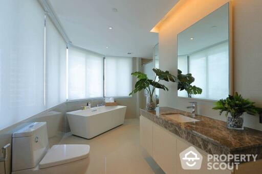 4-BR Apt. near BTS Phrom Phong