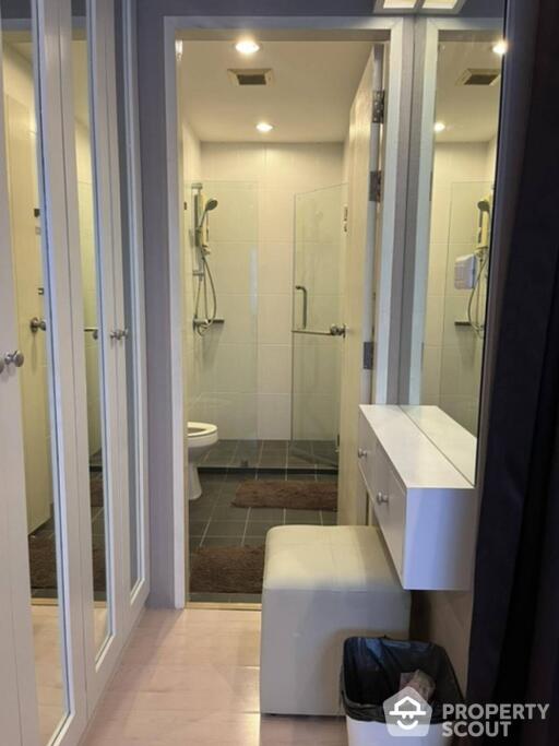 1-BR Condo at The Viva Condo Sathorn-Taksin near BTS Wongwian Yai