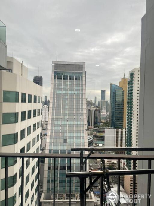 1-BR Condo at The Edge Sukhumvit 23 near MRT Sukhumvit