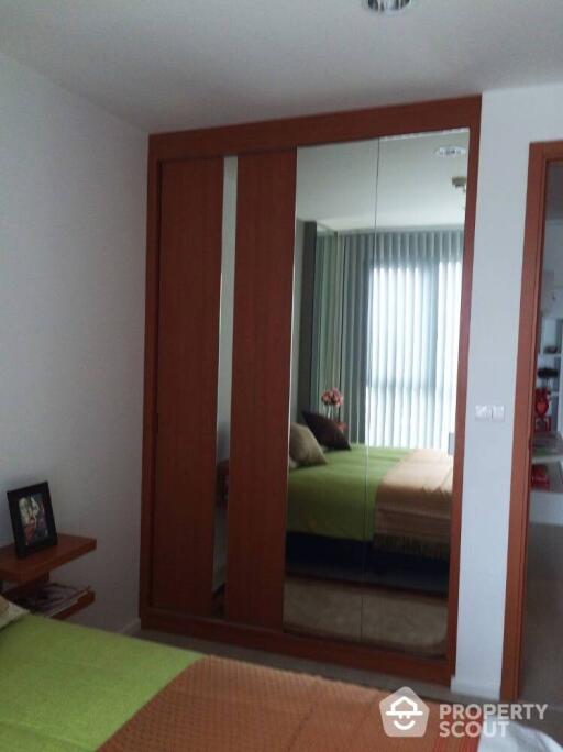 1-BR Condo at Rhythm Sathorn-Narathiwas near BTS Chong Nonsi