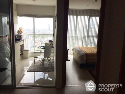 1-BR Condo at Rhythm Sathorn-Narathiwas near BTS Chong Nonsi