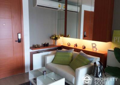 1-BR Condo at Rhythm Sathorn-Narathiwas near BTS Chong Nonsi