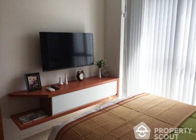 1-BR Condo at Rhythm Sathorn-Narathiwas near BTS Chong Nonsi