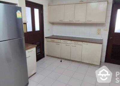 3-BR Condo at President Park Condominium near MRT Queen Sirikit National Convention Centre