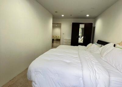 2-BR Condo at Wittayu Complex near BTS Phloen Chit