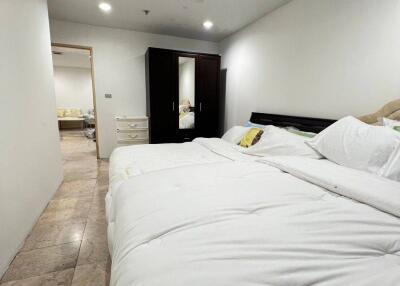 2-BR Condo at Wittayu Complex near BTS Phloen Chit