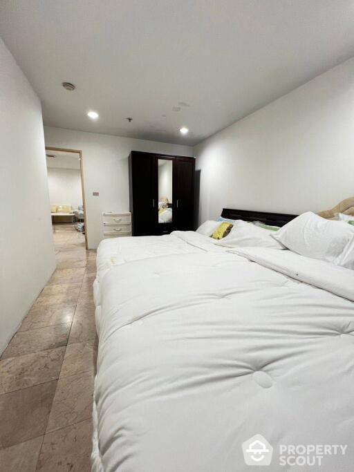 2-BR Condo at Wittayu Complex near BTS Phloen Chit