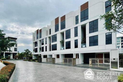 3-BR House at Demi Sathu 49 in Bang Phong Phang