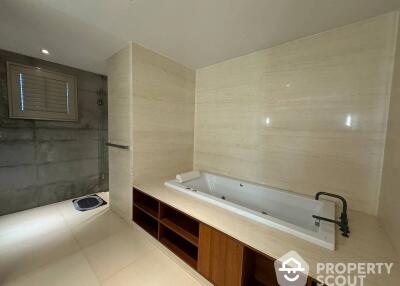 3-BR Condo at The Crest Ruamrudee near BTS Phloen Chit