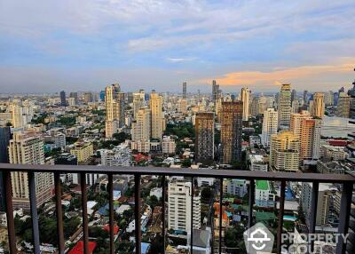 1-BR Condo at The Edge Sukhumvit 23 near MRT Sukhumvit