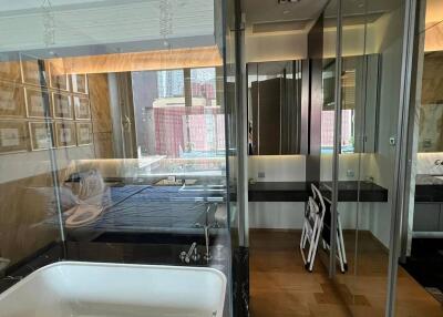 1-BR Condo at Saladaeng One near MRT Si Lom