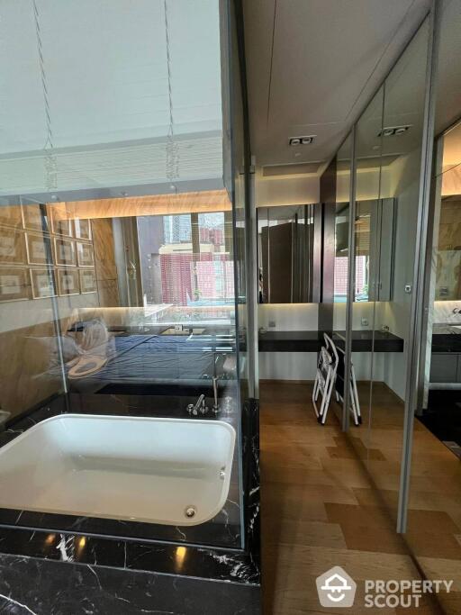 1-BR Condo at Saladaeng One near MRT Si Lom