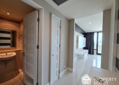 3-BR Condo at Aguston Sukhumvit 22 near MRT Queen Sirikit National Convention Centre